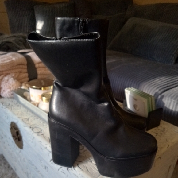 🆕⭐ Jeffrey Campbell black double platform boots - Picture 8 of 14